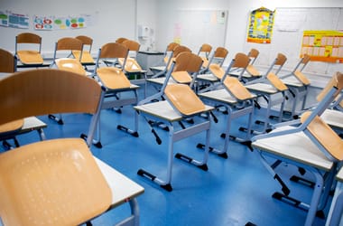 Alig kezdődött el a nyári szünet, máris több ezer hirdetésben keresnek tanárokat, pedagógusokat és tanítókat