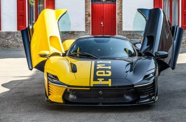 Új rekord: 8,8 milliárd forintot fizettek egy új Ferrariért