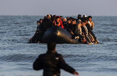 Az EU már jövőre megnyithatja az unión kívüli kitoloncolási központokat