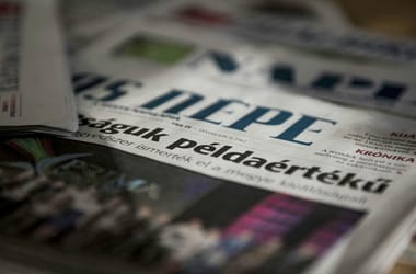 A Vas Népénél is leépítenek