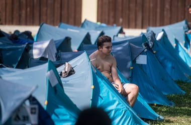 Soha ennyi sátrat nem adományoztak el a Szigetlakók a fesztivál után