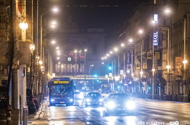 Könnyebb lesz éjszaka hazajutni a fővárosban, bevezetik az éjszakai trolikat, és bővítik az éjjeli villamosok, buszok számát is