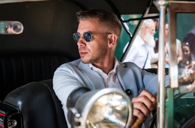 Magyar Péter egy hétig nem lesz: előbb a NATO-csúcsra utazik, majd a gyerekeivel pihen