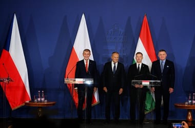 Neue Zürcher Zeitung: Fico és Babis nagyon gyorsan rájöttek, hogy az ő érdekük is a V4 felélesztése