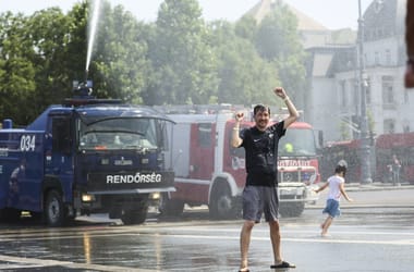 Europion: A hőségriadó elhozta Magyar Péter egyik első olyan döntését, amely a többség szerint nem elegendő