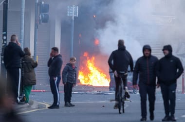 Bevándorlók házait próbálták felgyújtani Belfastban egy kése