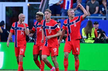 Magabiztos sikerrel tértek vissza a norvégok, Haaland duplázott Irak ellen A norvég válogatott 4-1-re legyőzte az iraki együttest az észak-amerikai labdarúgó-világbajnokság I csoportjának mérkőzésén, Bostonban.