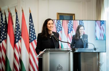 Ma pótolhatják Orbán Anita és Marco Rubio találkozóját