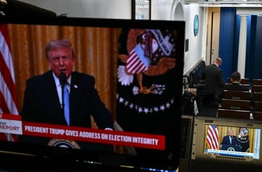 „Összeesküvést szőnek” – Trump megfenyegette a tévétársaságokat, amelyek nem közvetítették a beszédét
