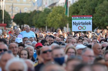 „Elsőnek jó volt a Seszták, Hankó meg másodiknak” – Kisvárdán mindenkinek van ötlete arra, melyik fideszes menjen legközelebb börtönbe
