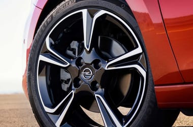 Ezért tűnnek el a kisméretű autók: 5 év alatt 9000 euróval lett drágább egy Opel Corsa Kép