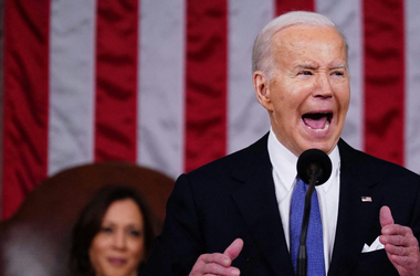 Joe Biden azzal viccelődött, hogy bár nem fiatal, 81 éves, de úgy tűnik, egy hatéves ellen indul 