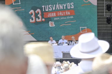 Magyar Péter szívesen beszélgetne a Tusványos nagyszínpadán Orbán Viktorral