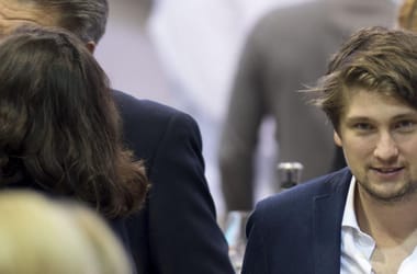 Száraz István a „racionalizálás” jegyében elköltöztette holdingcégét