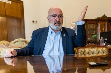 Valódi szakmai autonómiát kapnak a kapitányságok: Budapest rendőrfőkapitánya egyeztetett Józsefváros polgármesterével