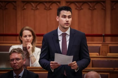Előfordult, hogy egyszerre öt állása is volt a fideszes Szűcs Gábornak
