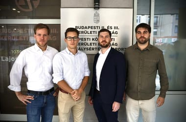 Rongálás miatt kellett bíróság elé állniuk a Momentum kordonbontó képviselőinek
