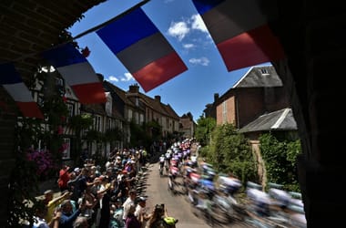 Járvány miatt rövidítették le a Tour de France pénteki szakaszát
