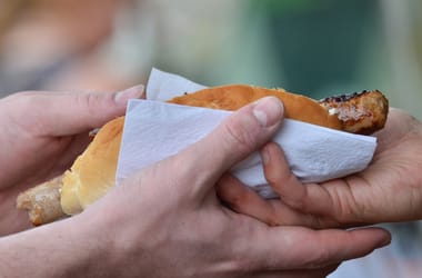 60 tanulmányt kellett újból átnézni, hogy kiderüljön, valójában mekkora baj lesz abból, amit eszünk és iszunk