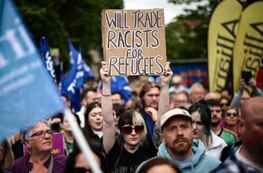 Az elmúlt napok zavargásai után a rasszizmus ellen tüntettek Belfastban