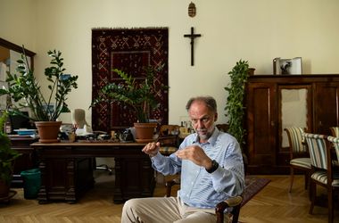 „Az egyházi iskolákon belül minket liberális intézménynek tartanak”