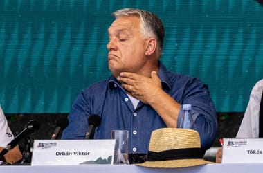 Orbán Viktor hallgat a munkácsi rakétatámadásról, de a kormányülésről azért posztolt