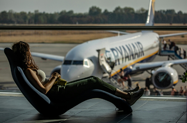 Fél évet csúszik a Ryanair újítása, egyelőre nincs változás a beszállásnál