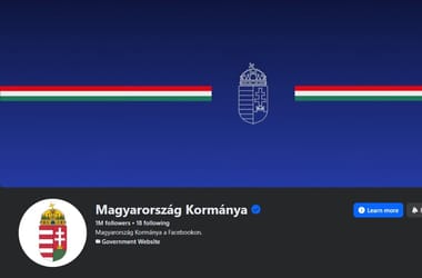 Tizenhárom percig tart végigpörgetni a Magyarország Kormánya Facebook-oldalon letiltott felhasználók listáját – videó