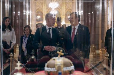 Magyar Péter sorra fogadja a külföldi delegációkat, Von der Leyen üzent az érkezése előtt