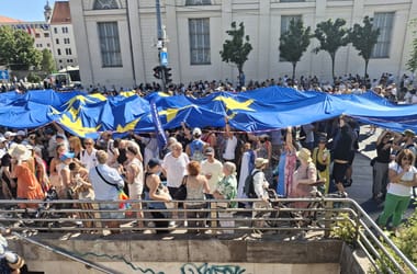 Európai Unió Bírósága: El kell ismerni az azonos nemű párok másik tagállamban kötött házasságát