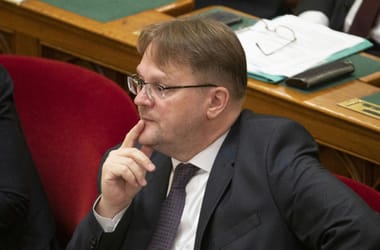 Répássy azzal riogatott, hogy Orbántól már a pártelnöki posztot is elveszi a Tisza, de kiderült, hogy benézte