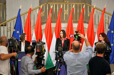Vagyonadó, kórházi klímák és a babavárósok kimentése – élőben a kormány döntéseiről