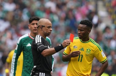 Három meccses eltiltást kapott a vb-n egy dél-afrikai játékos