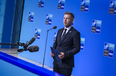 Magyar Péter a NATO-csúcson: Magyarország nem küld fegyvereket és katonákat Ukrajnába