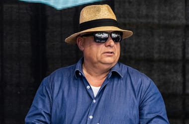 A keresztapára utaló képet tett ki magáról Orbán – fotó