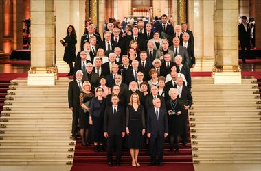 Krasznahorkai László, Schiff András, Enyedi Ildikó és Jeszenszky Géza is állami kitüntetést kapott