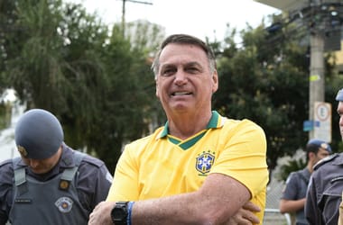 Nyomkövetőt kapott Jair Bolsonaro