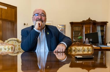 Elnézést kért Pikó Andrástól és a lányától is a köztévé állítólagos új vezetője