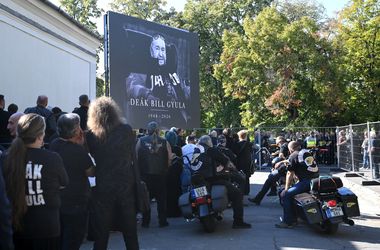 Eltemették Deák Bill Gyulát