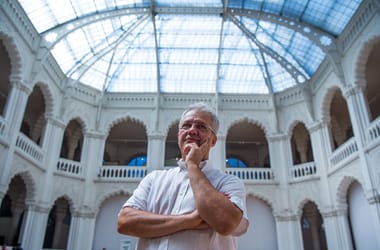 „Lázár János kijött hozzánk bútorokért és egyéb tárgyakért” – az Iparművészeti Múzeum főigazgatója szerint rendszeresen kértek tőlük tárgyakat a miniszterek és az államfők, és ezt nehéz lett volna visszautasítani