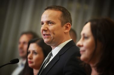 „Nem tudok róla, hogy érintett lennék” - reagált a volt fideszes képviselő, akinek a nevét Toroczkai László a Schadl–Völner-botrány kapcsán emlegette