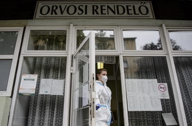 A Semmelweis klinikája szerint nem kaptak hivatalos értesítést arról, hogy sétálóutca lesz a Tűzoltó utcából