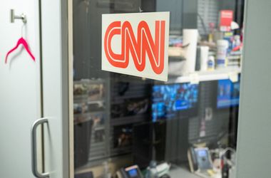 Pert indítanak a Fehér Házból kitiltott lapok az amerikai kormány ellen