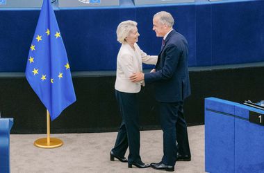 Trump vámokkal fenyegette meg az EU-t, mert szorosabbra fűzné a kapcsolatát Kanadával
