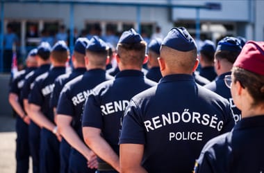 Új egyenruhát kapnak a rendőrök