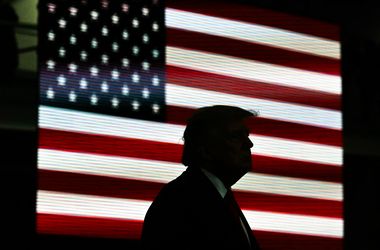 Büntetővámokat töröl Trump, hogy segítse egy republikánus szenátor újraválasztását