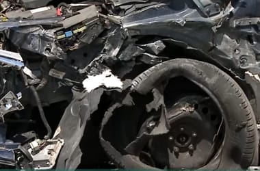 Ijesztő videó: veszélyes anyagot szállító kamionba rongyolt bele egy autó Szombathelyen