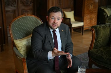 „Nem kívánunk újra csatlakozni az EU-hoz” – a brit kormány Európáért felelős államtitkára a HVG-nek