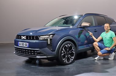 A Dacia nagy gurítása: beültünk a vadonatúj vagány Striker terepkombiba