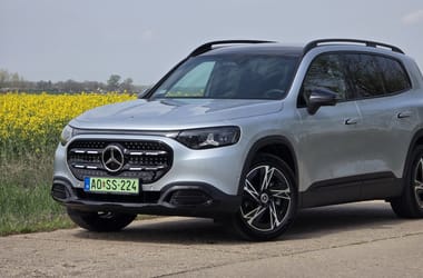 Arany középút: új akkumulátorral támad a kecskeméti Mercedes GLB